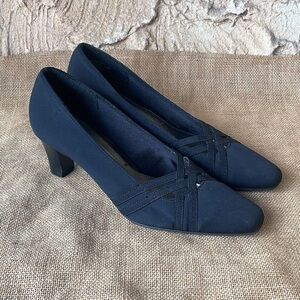 Life stride black heel Black shoes, Sophia Nylon size 7 1/2 M